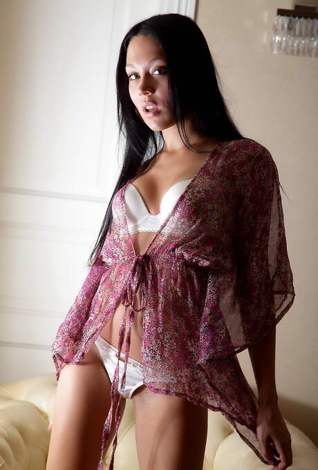 LBFM Addiction offers a free xxx photo gallery with juicy babe in toying her pussy