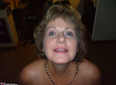 TAC Amateurs invites you to browse their xxx photos with Busty Bliss in blowing dick