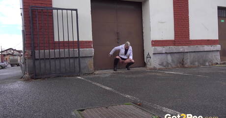 Got 2 Pee are proud to present you with a free pics featuring Licky Lex in piss session